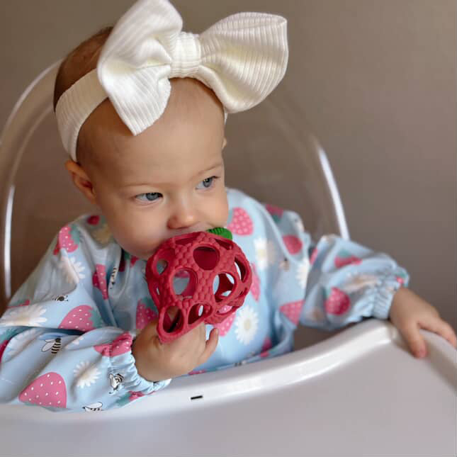 The Grayson Long Sleeve Bib - Strawberry Patch — Calla and Friends