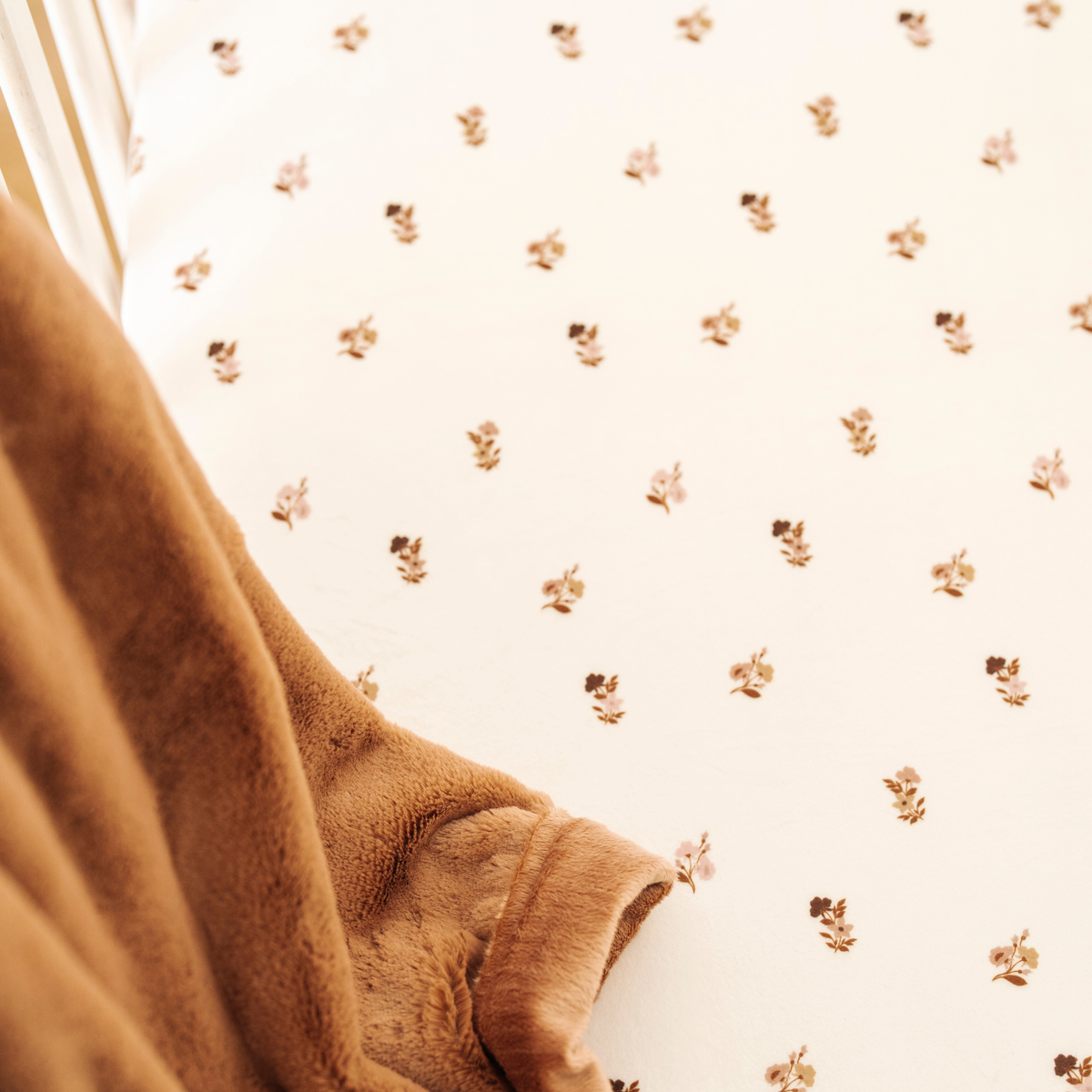 Minky Stretch Luxe Crib Sheets — Saranoni