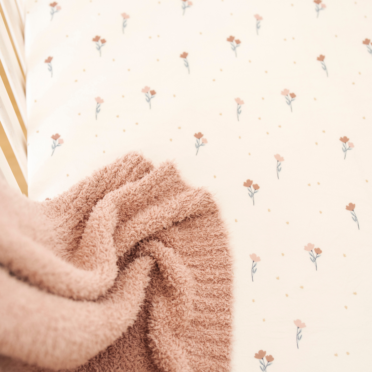 Minky Stretch Luxe Crib Sheets — Saranoni