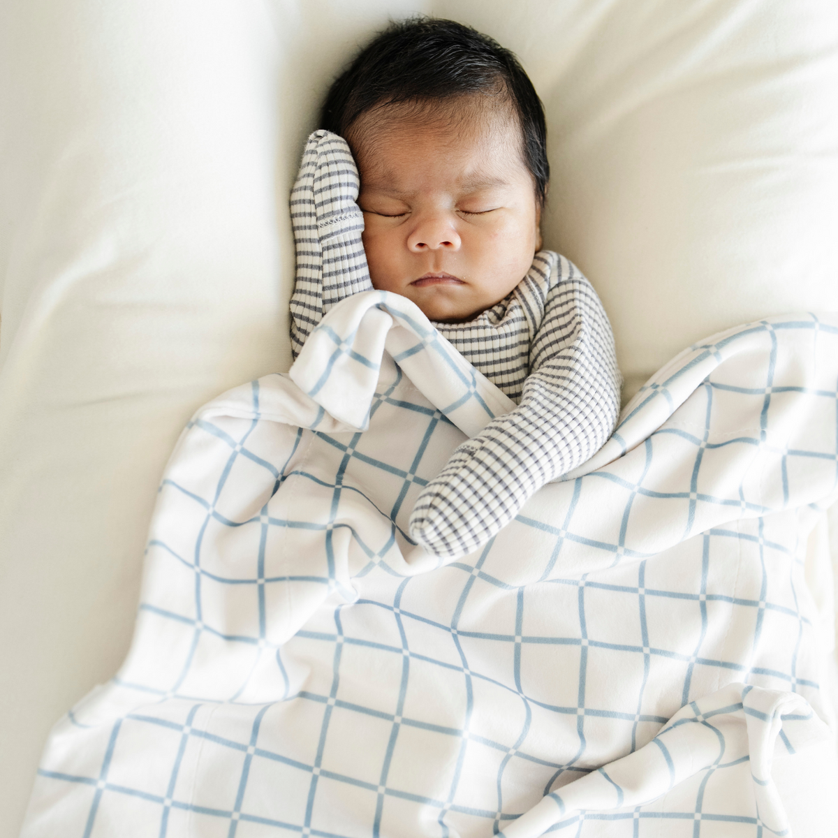 Minky Stretch Receiving Blankets — Saranoni