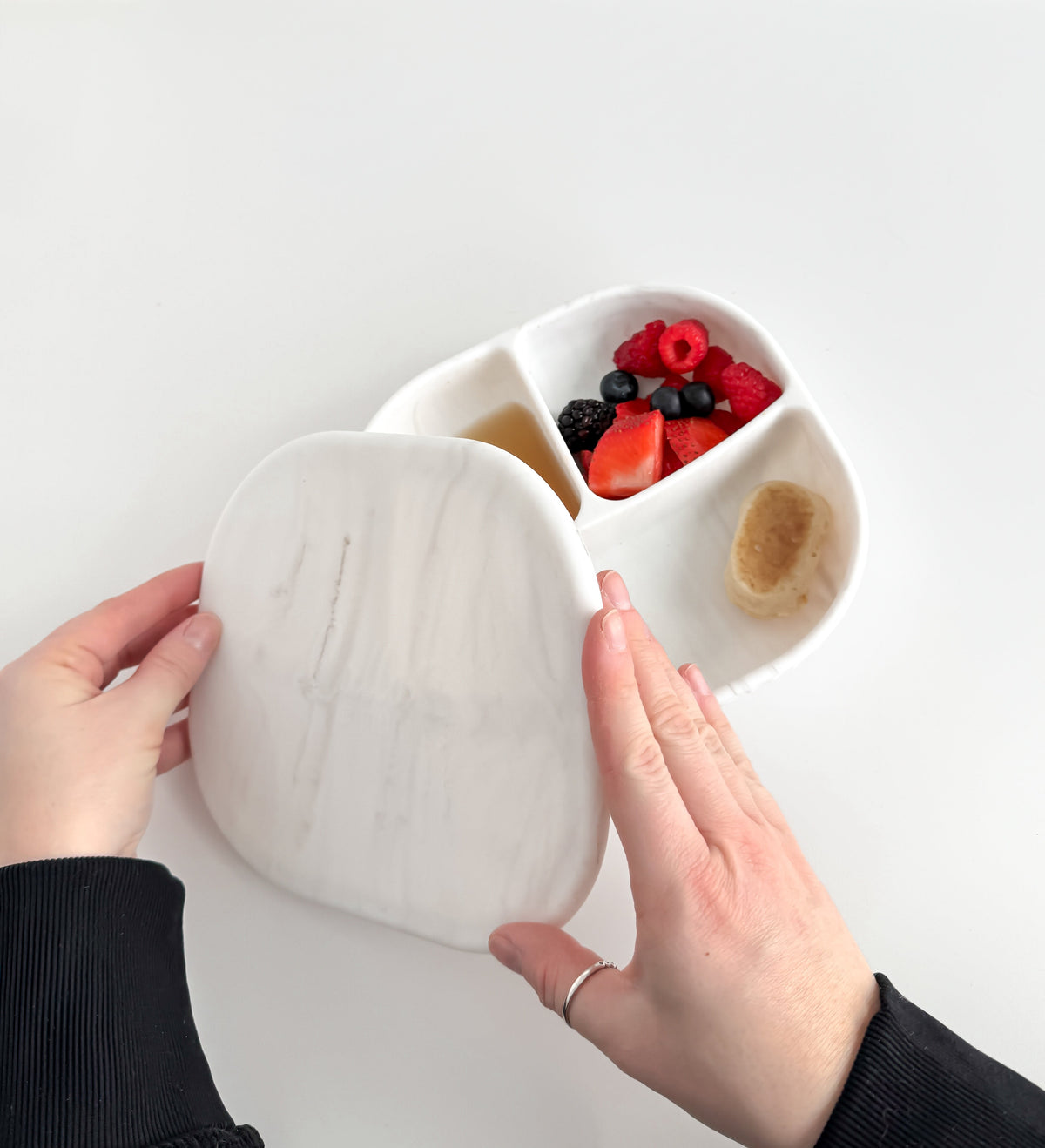 The Isla Plate — Calla and Friends
