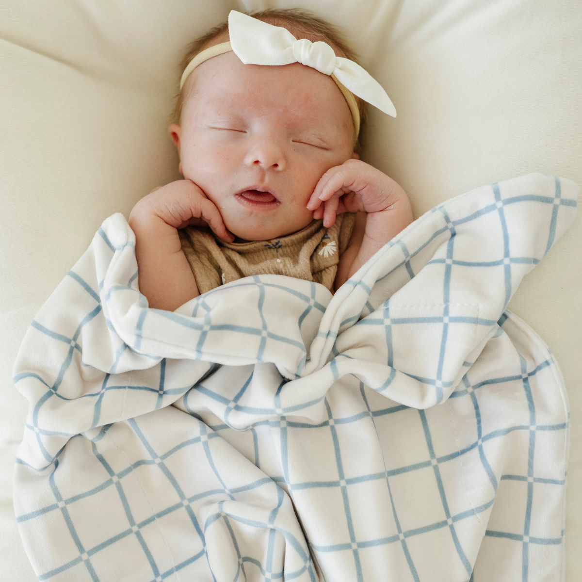 Minky Stretch Receiving Blankets — Saranoni