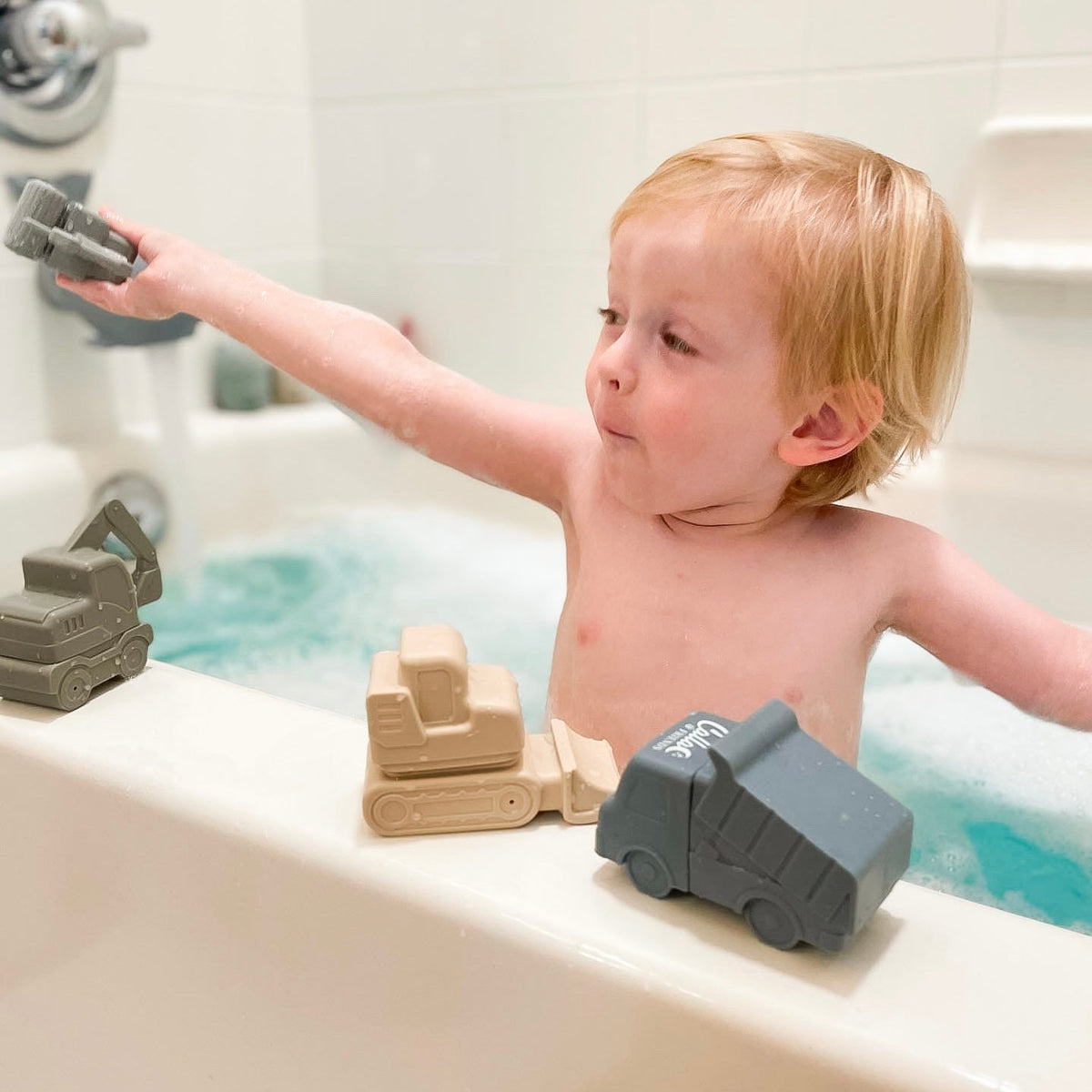 Grant’s Truck Bath Toys — Calla and Friends