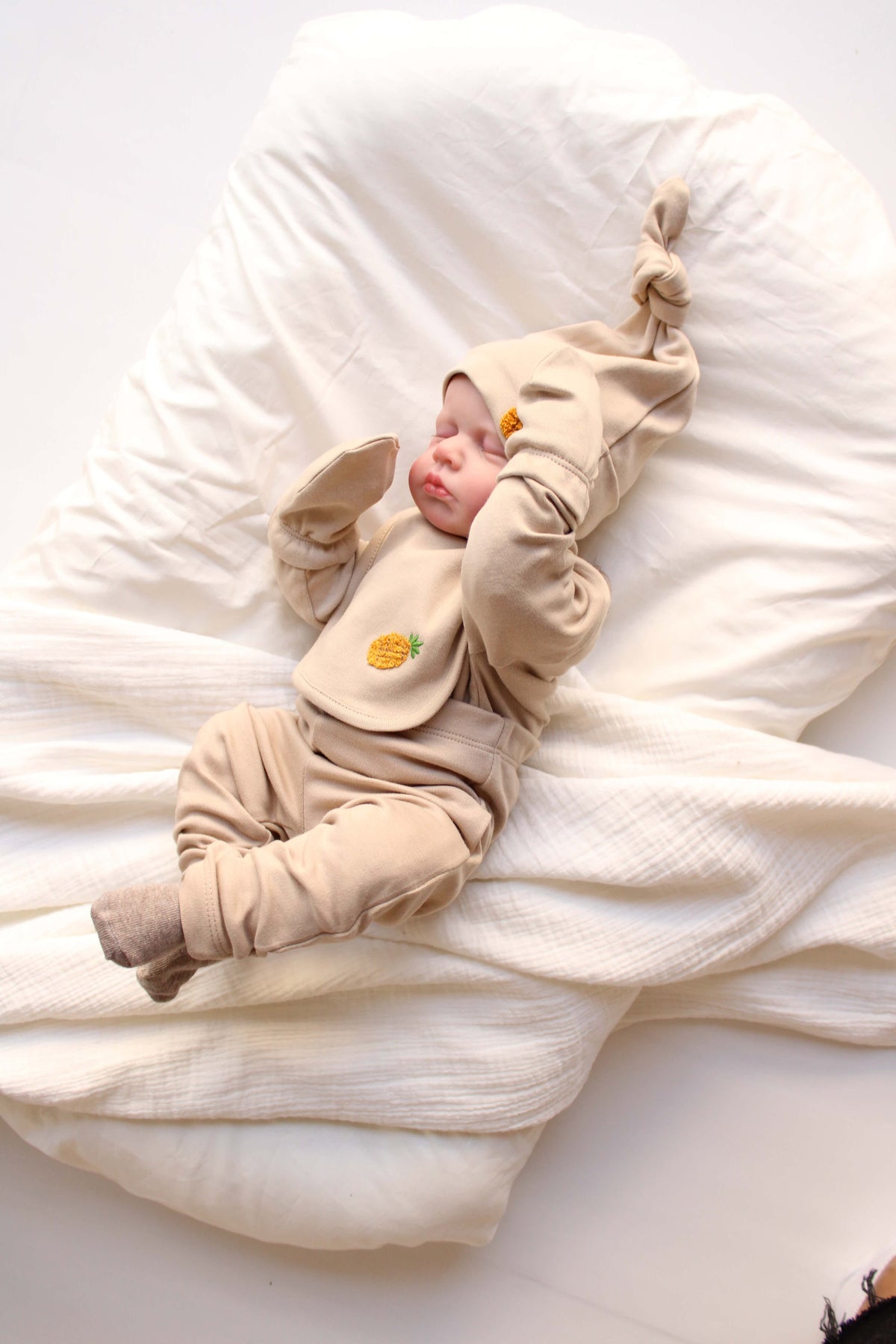 Pineapple Patterned 5 Piece Newborn Set — Honey and Hive