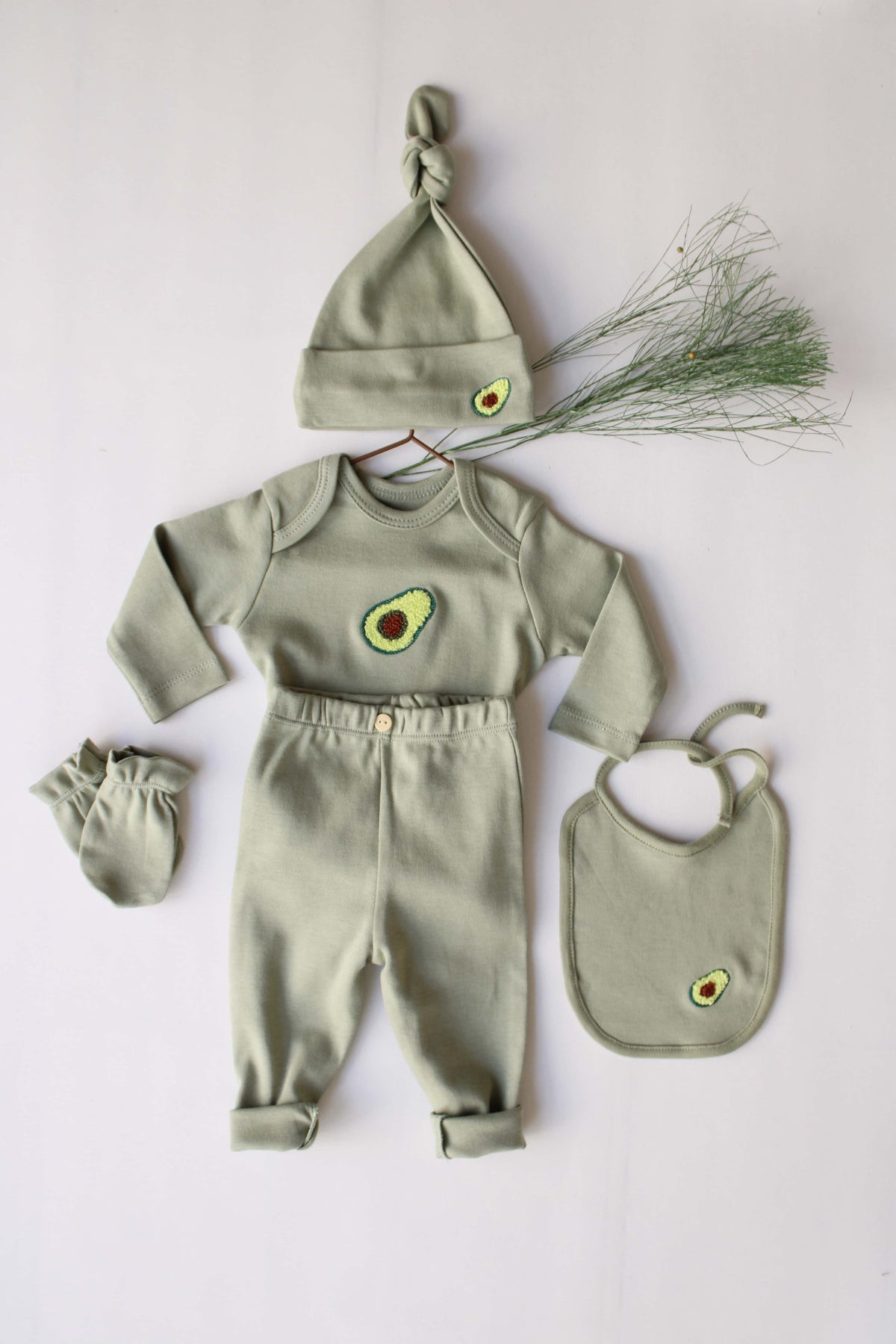 Avocado Patterned 5 Piece Newborn Set — Honey and Hive