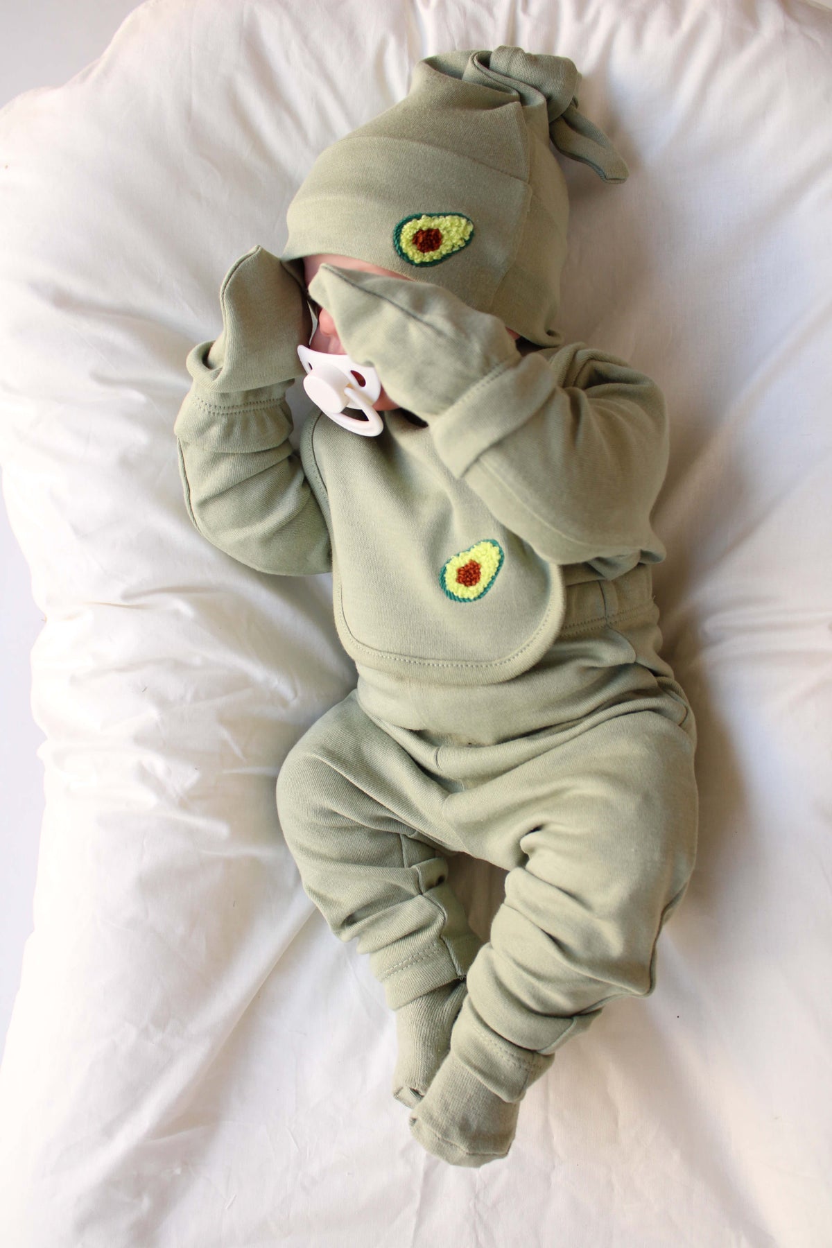 Avocado Patterned 5 Piece Newborn Set — Honey and Hive