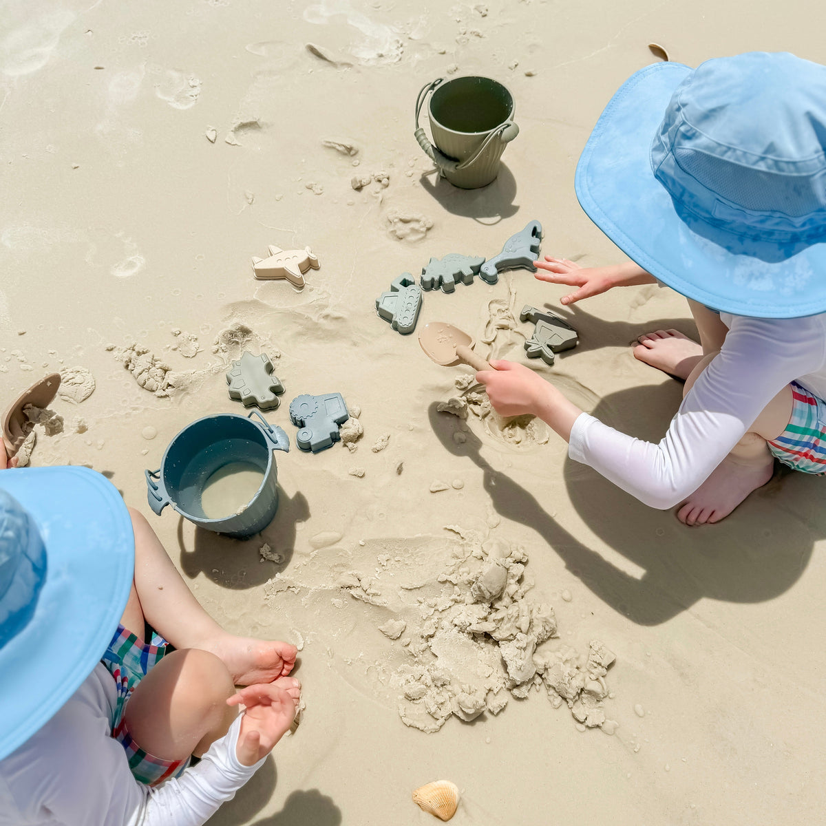 Dominic’s Dinos Silicone Beach Toy Set — Calla and Friends