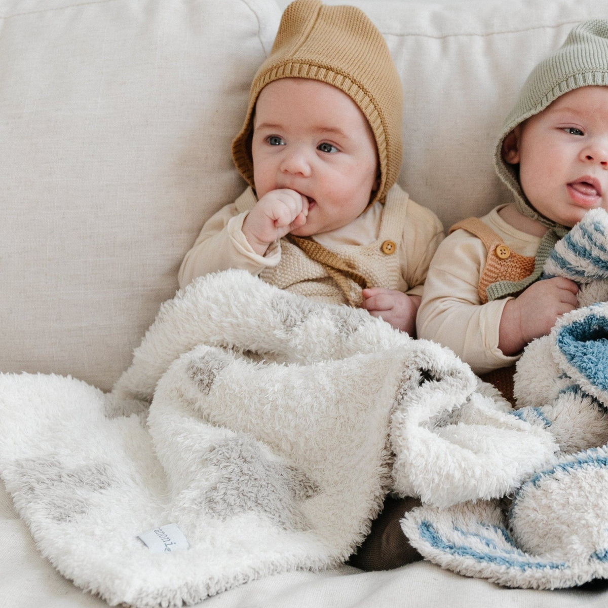 Double-Layer Bamboni® Mini Blankets — Saranoni