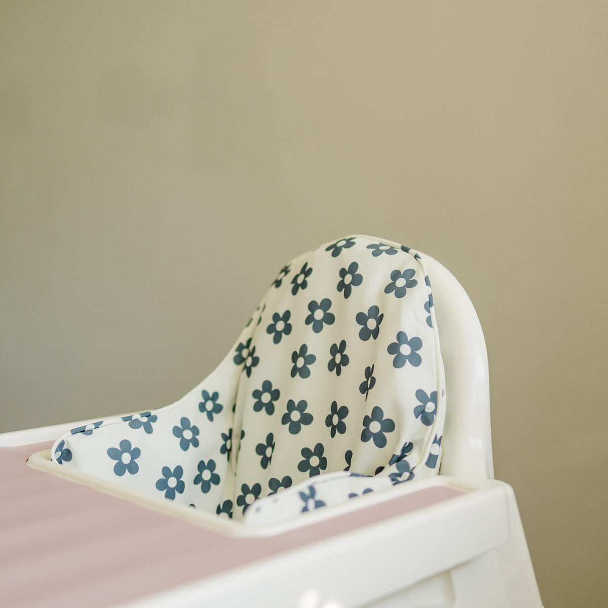 Retro Black & White Daisy IKEA Antilop Cushion Cover — Little Joy Co.